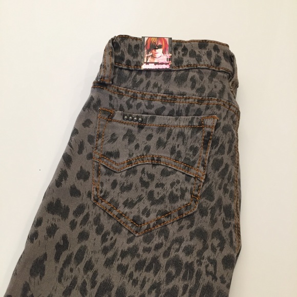 NWT Grey Leopard Skinny Jeans - Picture 3 of 3